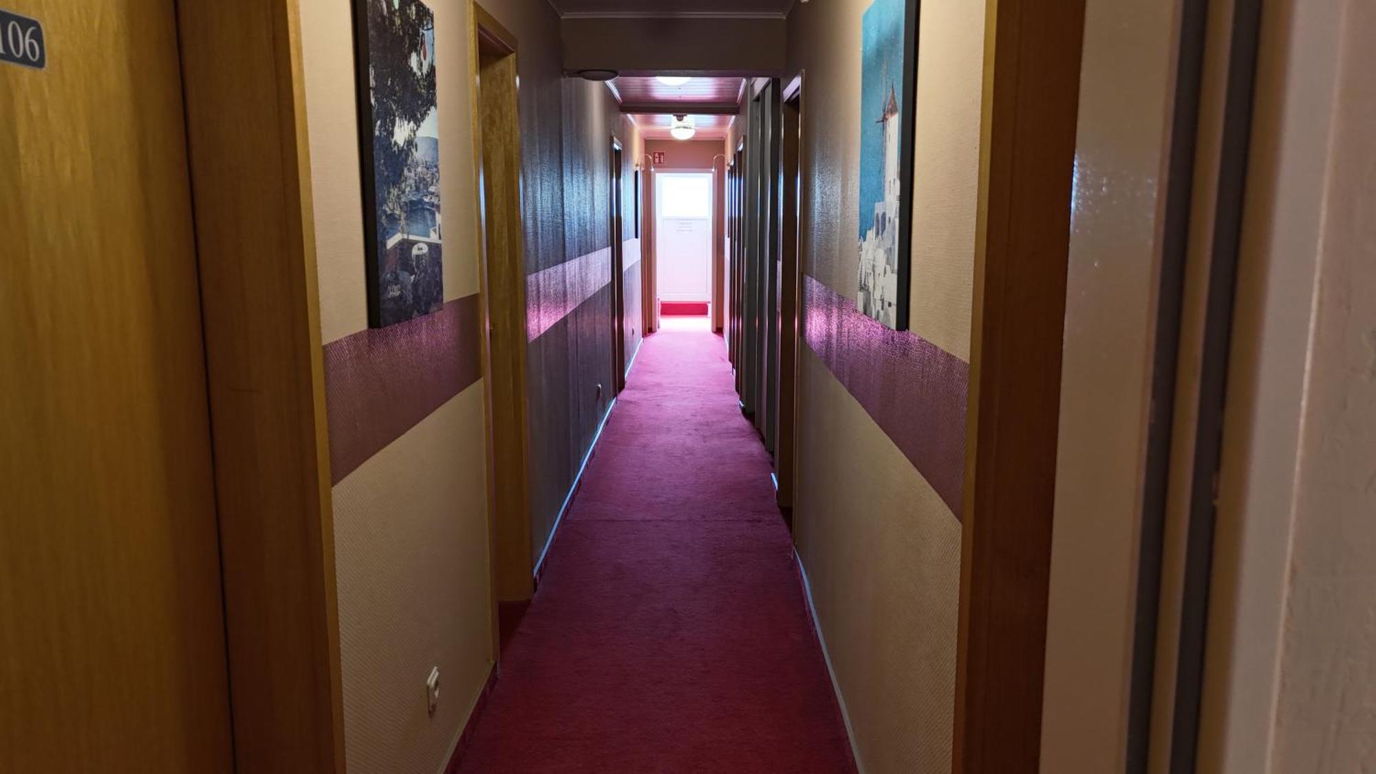 Strand-cafe Hotel 3*